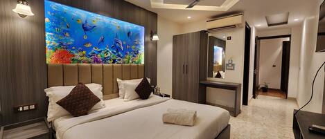 Deluxe Double Room, City View | In-room safe, desk, laptop workspace, soundproofing