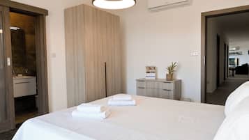 Family Apartment, 2 Bedrooms, 2 Bathrooms (A Sunny Bay View + shared pool Gozo) | 2 bedrooms, WiFi