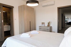 Family Apartment, 2 Bedrooms, 2 Bathrooms (A Sunny Bay View + shared pool Gozo) | 2 bedrooms, WiFi - Sunny Bay View + shared pool Gozo (Xaghra)