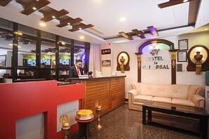 Reception - Hotel De Universal (Kathmandu)