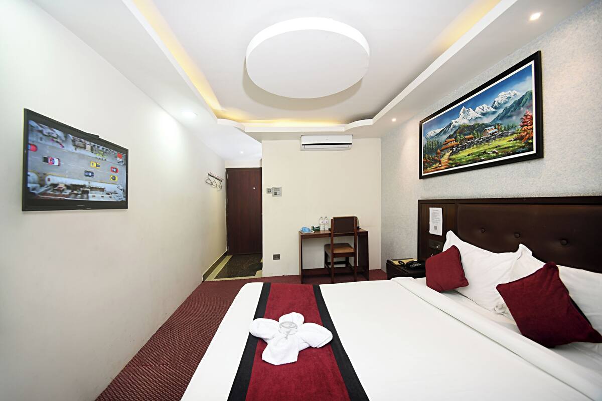 Deluxe Double Room | Desk, laptop workspace, WiFi (free)