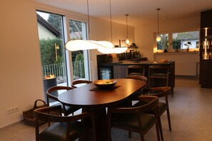 Dining - Eifel17+6 - Japandi-Stay in the Volcanic Eifel (Bettenfeld)