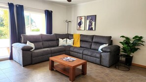 TV - Villa Elysium | Nature Retreat (Ponta Delgada)