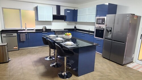 Villa Elysium – Ocean Retreat w/ Garden & BBQ