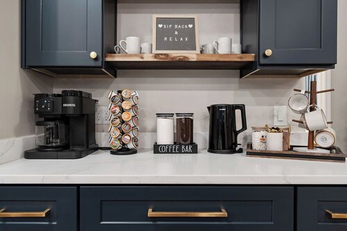 VR Game Room / Sleeps/Dines 24 / Hot Tub & Sauna