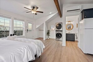 8 bedrooms, desk, iron/ironing board, travel cot