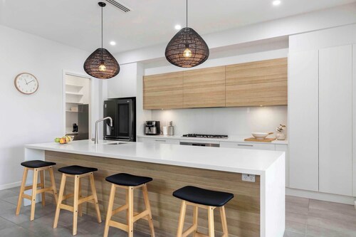 Northshore Luxe Pool House Glenelg North