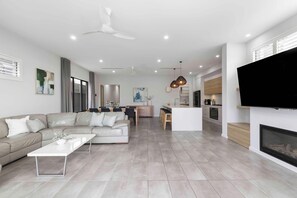TV, DVD player, offices