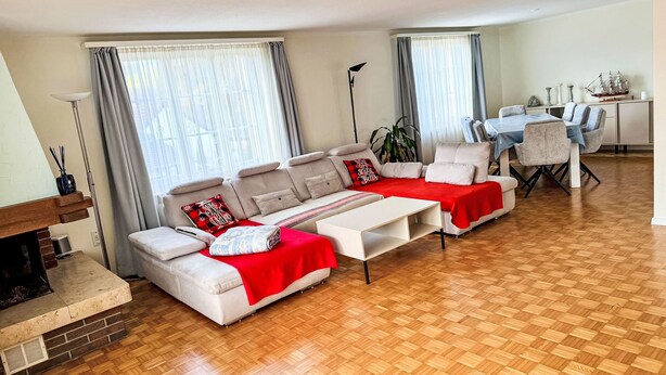 TV - 7 Room Villa (Just for you) by Interhome (Zurich)