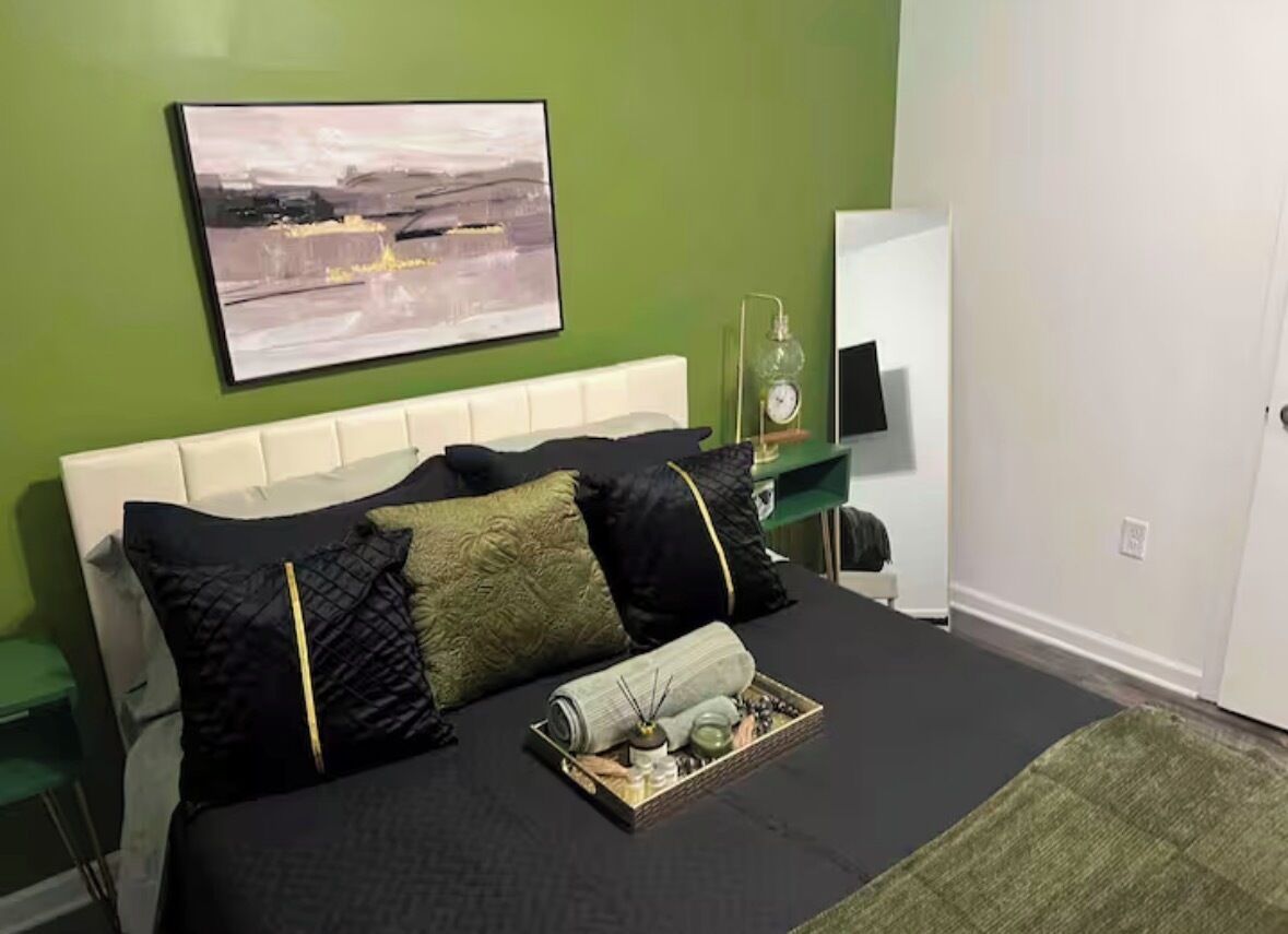 Iron/ironing board, WiFi, bed sheets