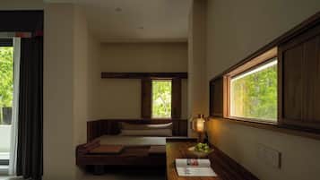 Dobbeltrom – comfort, fjellutsikt | Minibar, skrivebord, skrivebord for bærbar PC og blendingsgardiner