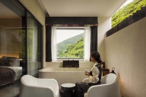 Romantik-dobbeltværelse - bjergudsigt | Minibar, skrivebord, arbejdsområde til bærbare computere