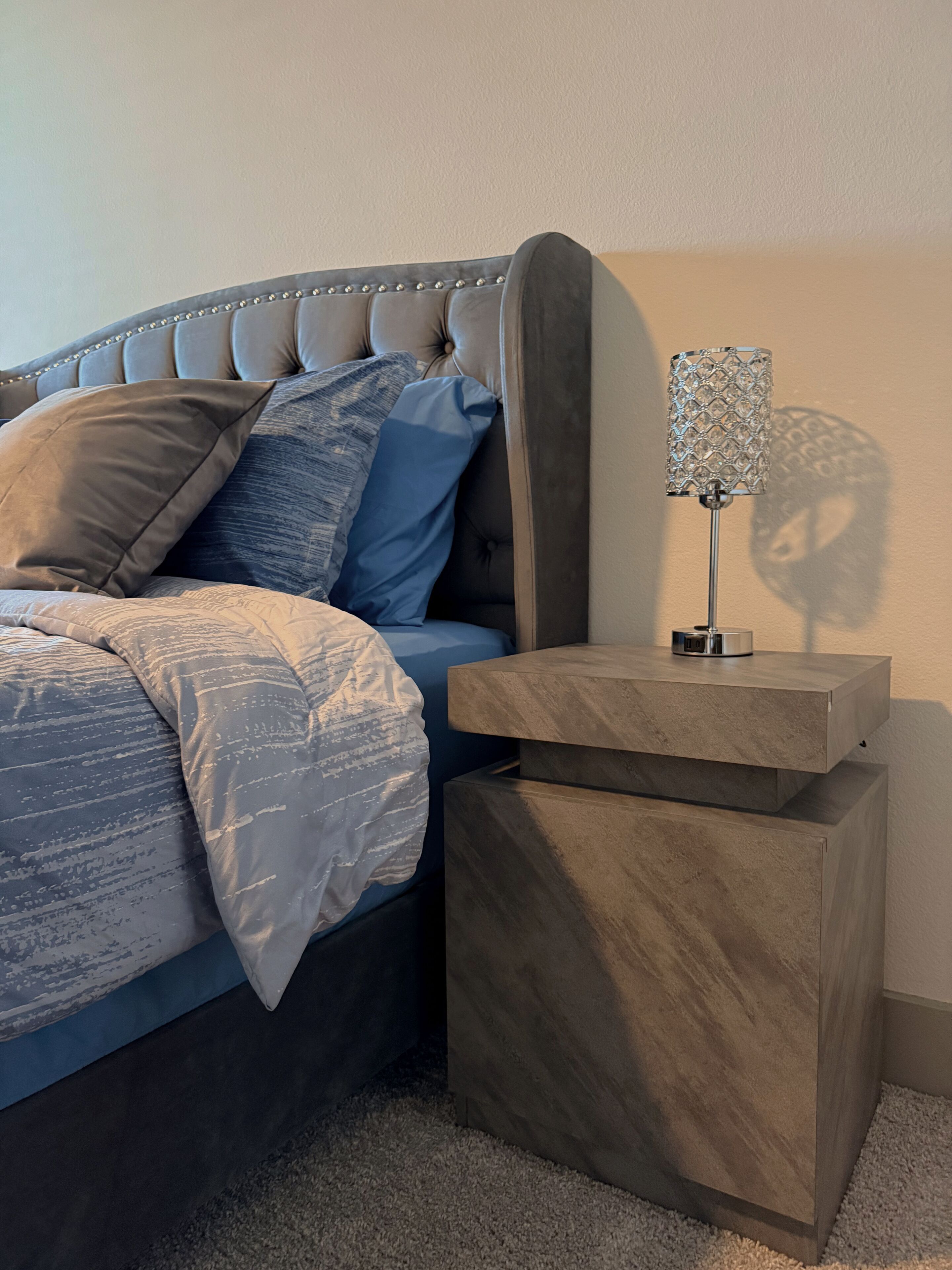 1 slaapkamer, een strijkplank/strijkijzer, gratis wifi, beddengoed