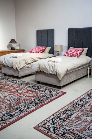 2 bedrooms, internet