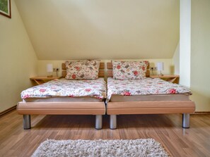 2 bedrooms, internet - Holiday home in Saxony with large sun terrace (Hohnstein)