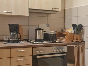 Microwave, oven, stovetop, coffee/tea maker - House near Blankenburg in the Harz Mountains (Hüttenrode)