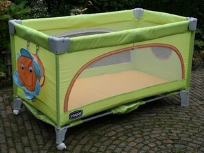 Children’s area - Detached villa with surrounding garden (Hallschlag)