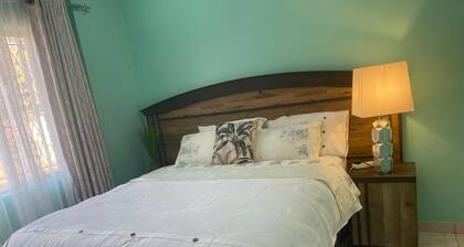 The Oassis is a home away from home. Close to Airport, CBD and Local shops