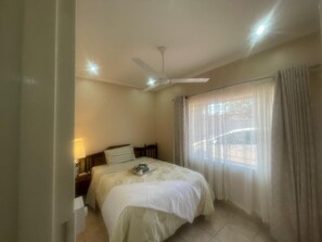 3 chambres, bureau, fer et planche à repasser, Wi-Fi gratuit