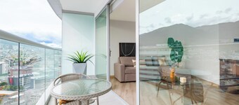 Edificio One by Host Ecuador
