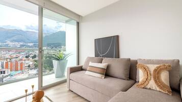 Apartemen Deluks, pemandangan bukit | Area keluarga