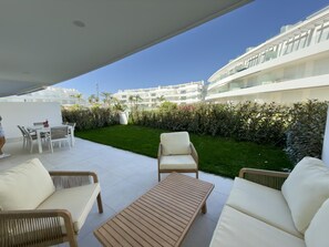 Outdoor dining - Amenábar Ocean Suites by Staycare (Chipiona)