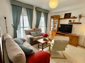 TV - Residencial El Cano by Staycare (Rota)