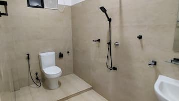 Standard Double Room, Garden View | Bathroom | Shower, towels, soap, shampoo