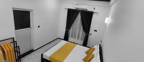 Standard Double Room, Garden View