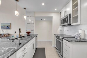 Private kitchen - San Remo 206 (Redington Shores)