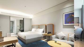 Luxury Single Room, 1 Queen Bed | Desk, free WiFi