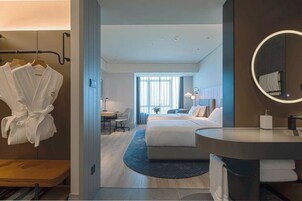 Business Double Room, 2 Twin Beds | Desk, free WiFi