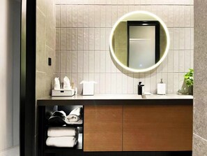 Superior Single Room, 1 Queen Bed | Desk, free WiFi - Binzhou Sunstone Plaza Hotel (Binzhou)