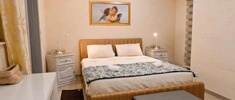 Family Apartment, Multiple Bedrooms (Xlendi bay wonderfull 3 bdr apart) | 3 bedrooms, iron/ironing board, free WiFi, bed sheets