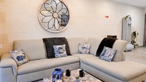 家庭公寓, 3 間臥室, 露台 (Xlendi bay wonderfull 3 bdr apart) | 客廳