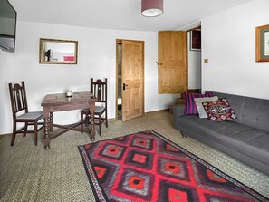 TV - 2 bedroom accommodation in Yoxford (Yoxford)