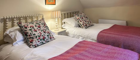 2 habitaciones, wifi gratis y ropa de cama