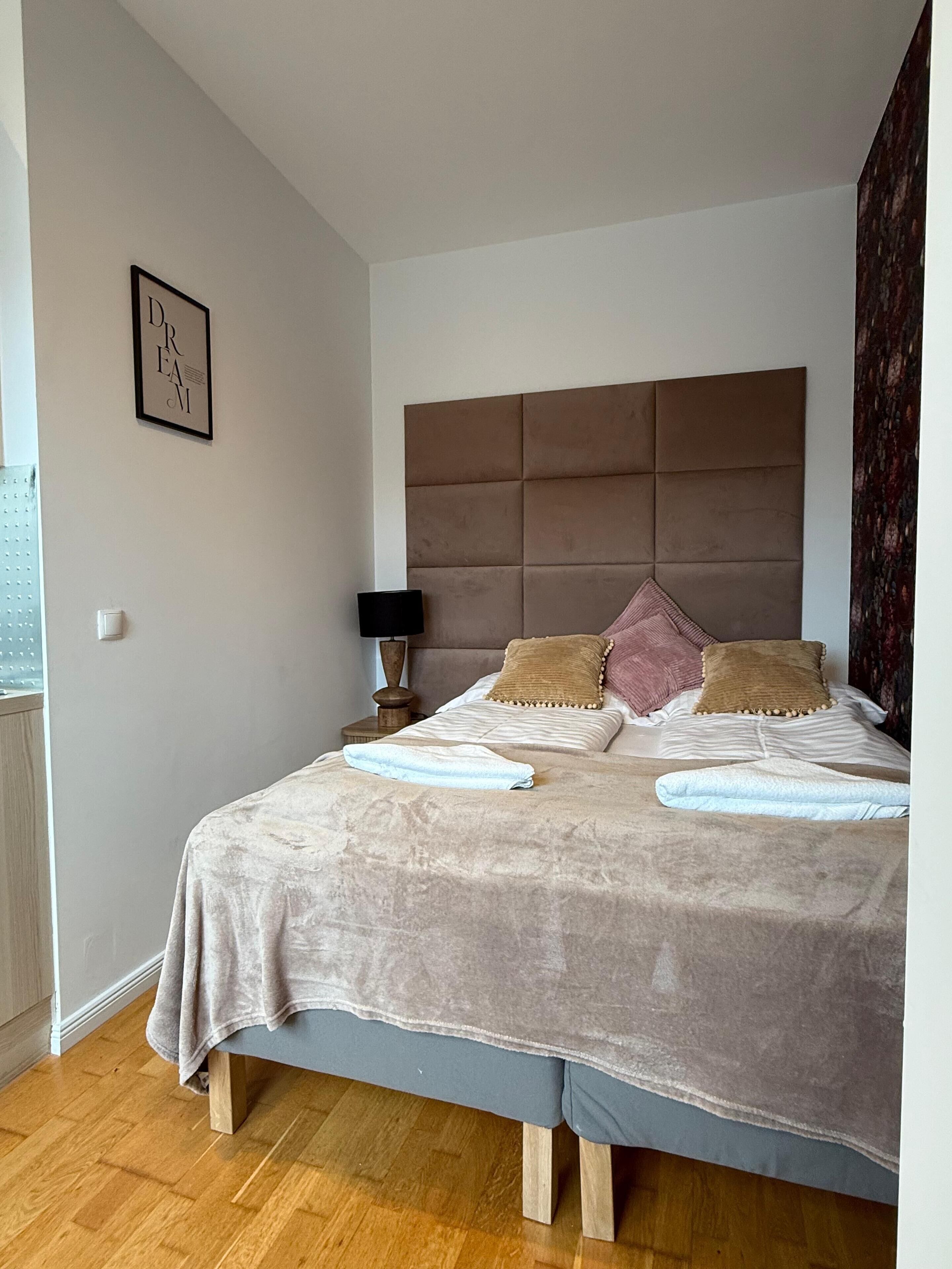 Iron/ironing board, free WiFi