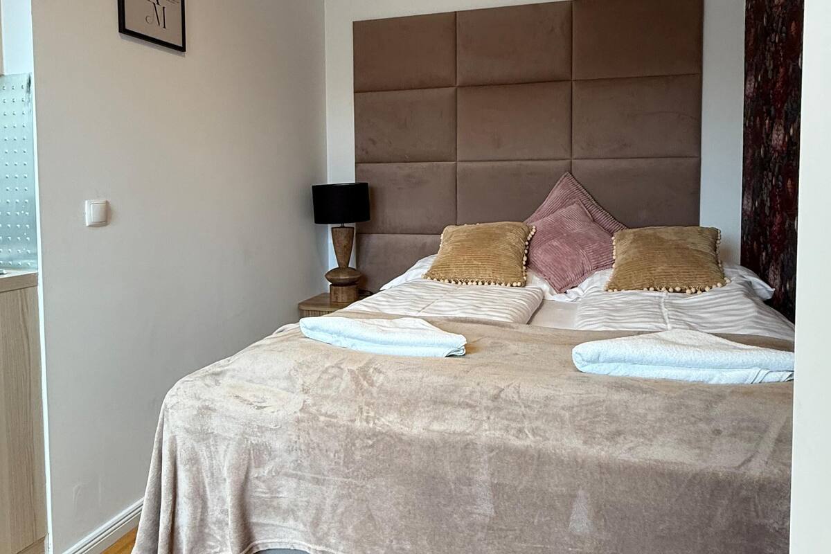 Iron/ironing board, free WiFi