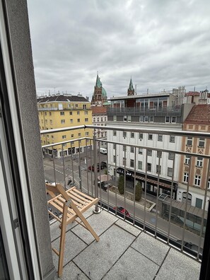 Balcony - Stylish 1BR Apt Balcony AC City Center (Wien)