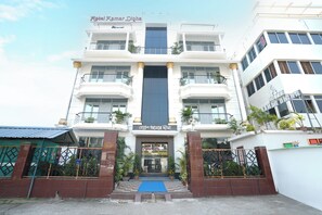Front of property - Hotel Amar Digha (Digha)