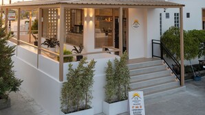 Mặt tiền nơi lưu trú
