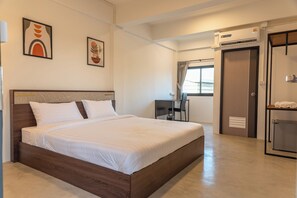 Single Room | Desk, laptop workspace, free WiFi - Morning Place (Samphran)