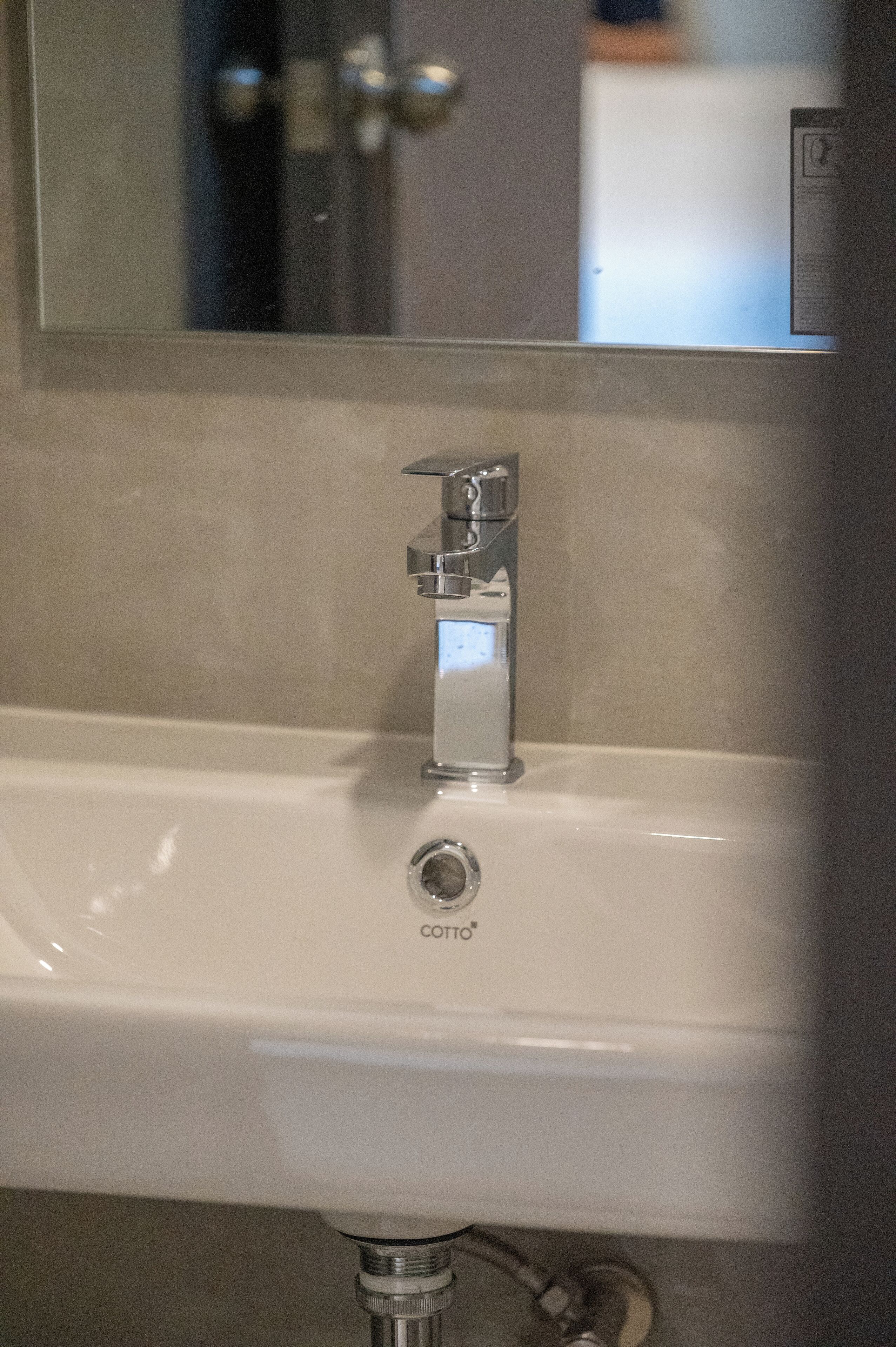 Shower, towels, soap, shampoo