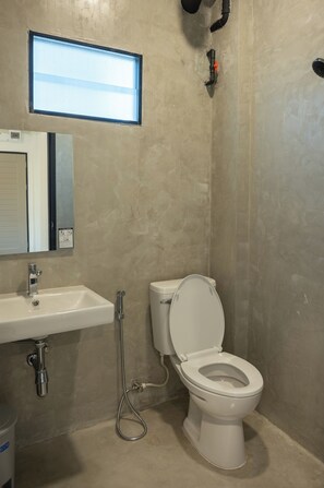 Shower, towels, soap, shampoo - Morning Place (Sam Phran)