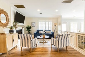 TV, fireplace - Upscale Family Home Near Downtown Annapolis | Resort-Style Outdoor Spaces (Annapolis)
