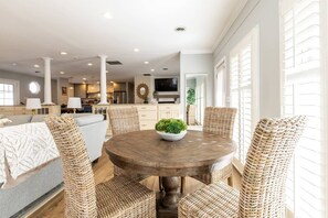 Dining - Upscale Family Home Near Downtown Annapolis | Resort-Style Outdoor Spaces (Annapolis)