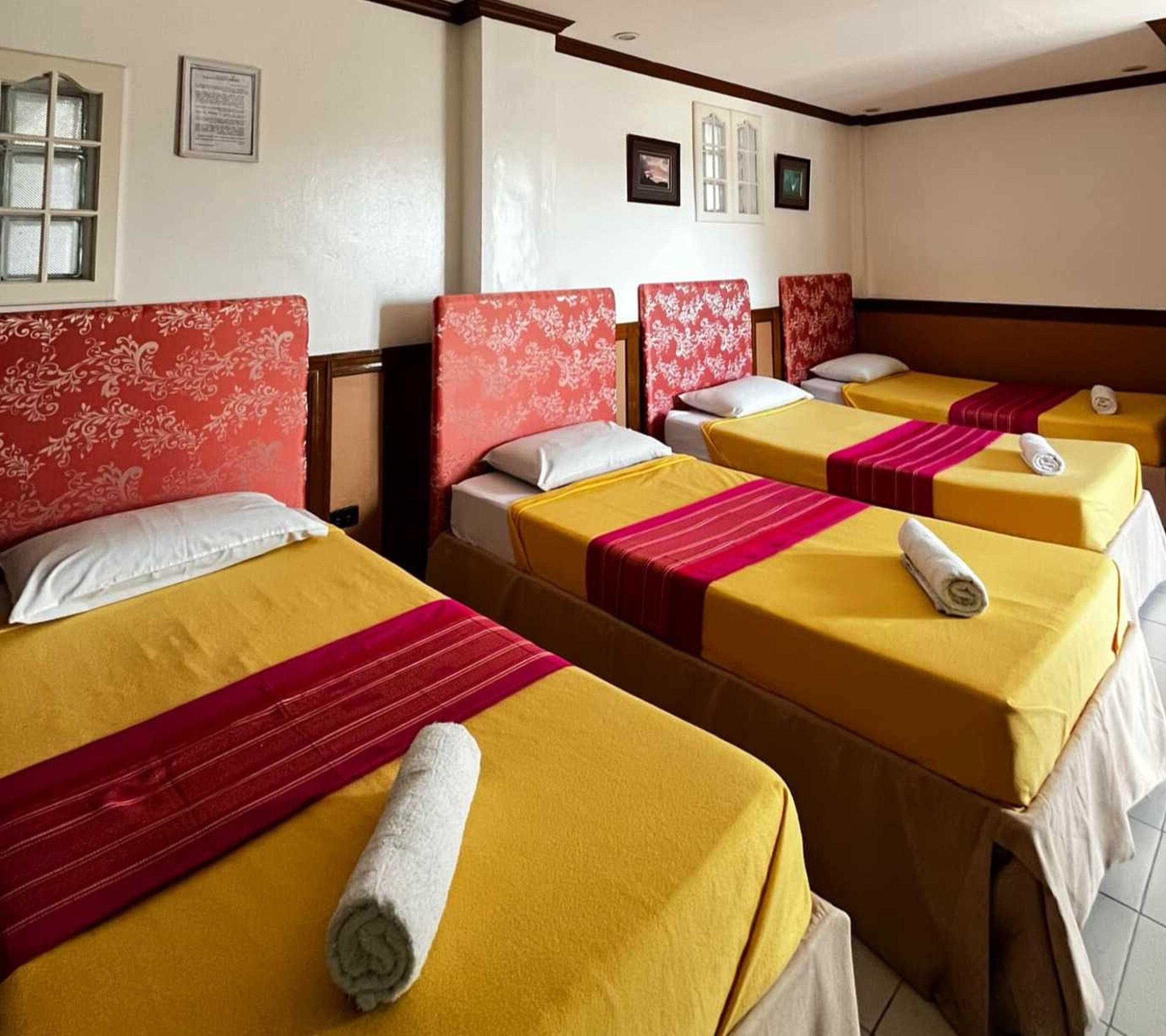 Standard Quadruple Room | Free WiFi, bed sheets