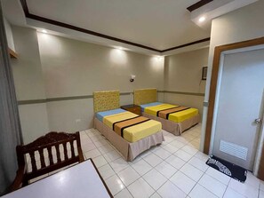 Free WiFi, bed sheets - OYO 1189 Gems Hotel and Conference (Antipolo)