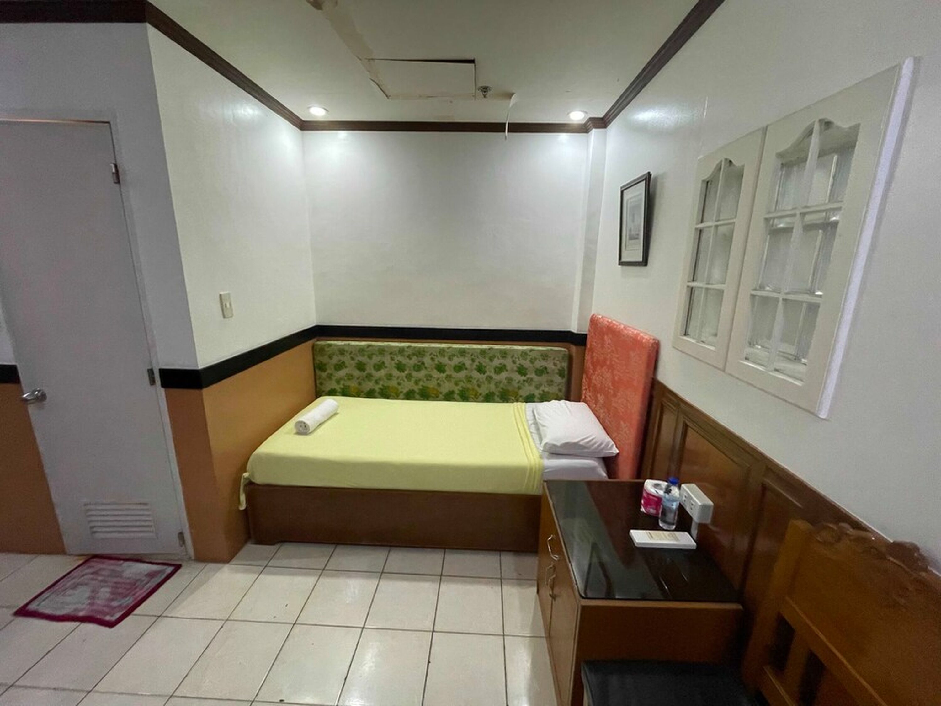 Standard Single Room | Free WiFi, bed sheets